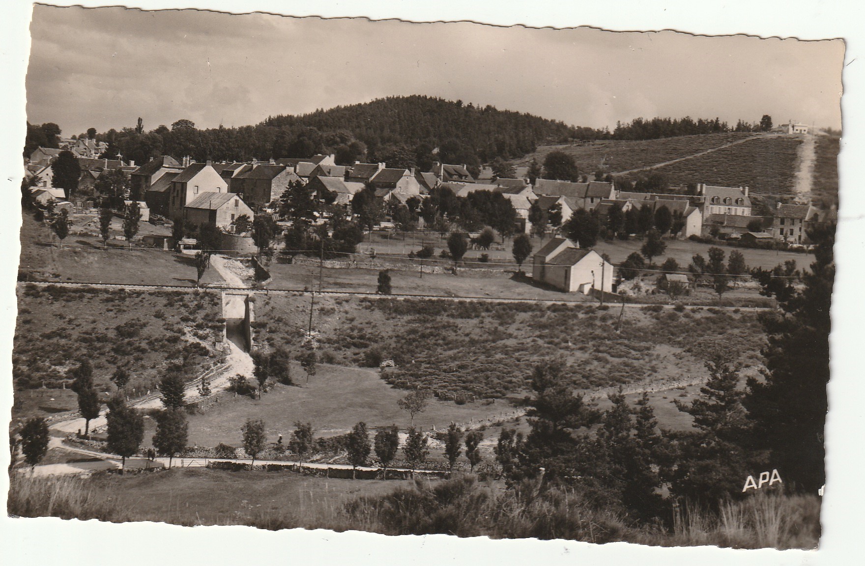 Photo cpsm petit format 48 AUMONT. Vue générale sur le Village 1958