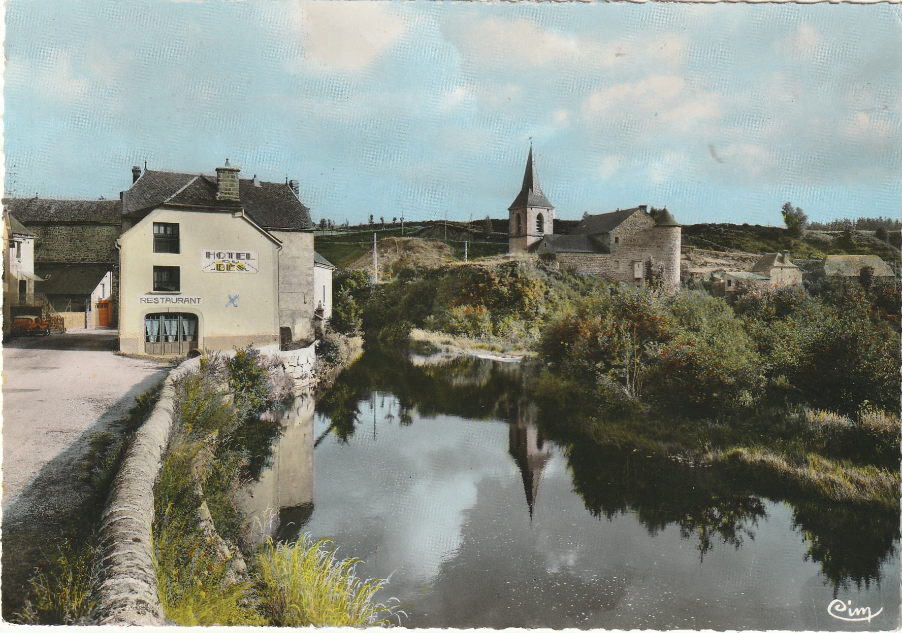Photo Cpsm grand format 48 SAINT-JUERY. Eglise et Hôtel Restaurant du Bes 1969