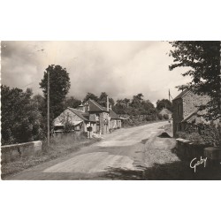 Photo cpsm petit format 61 CALIGNY. Le Pont de Vère route de Flers à Caen 1956 carte Rare...
