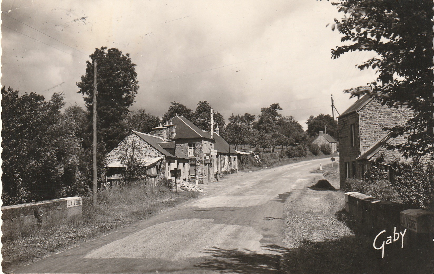 Photo cpsm petit format 61 CALIGNY. Le Pont de Vère route de Flers à Caen 1956 carte Rare...