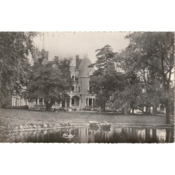 2 photo cpsm petit format 69 LIERGUES Château Mutualité 1955 et LYON Saône