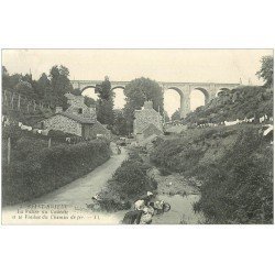 carte postale ancienne 22 SAINT-BRIEUC. Vallée du Gouëdic et Viaduc du Chemin de Fer. Lavandières Laveuses