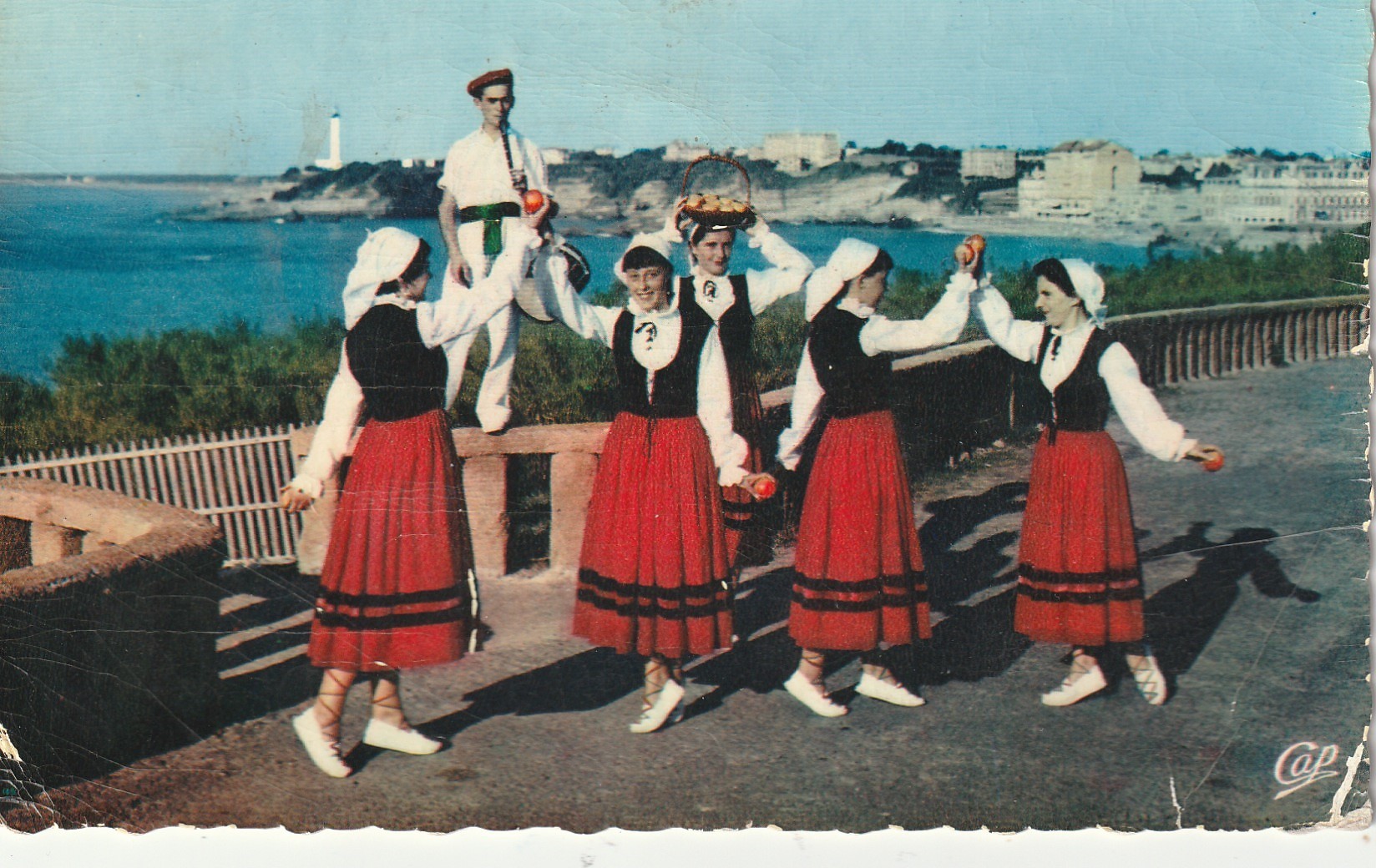 3 x Photo cpsm petit format 66 LES PYRENEES. Danses Bi Harri, Perpignan et Saint-Sauveur 1960-51