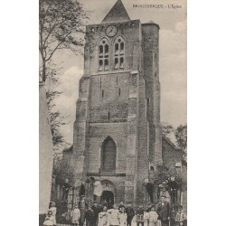 59 BROUCKERQUE. Belle animation devant l'Eglise