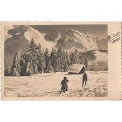 Photo cpsm petit format 74 CHAMONIX. Un chalet sous la Neige avec skieurs