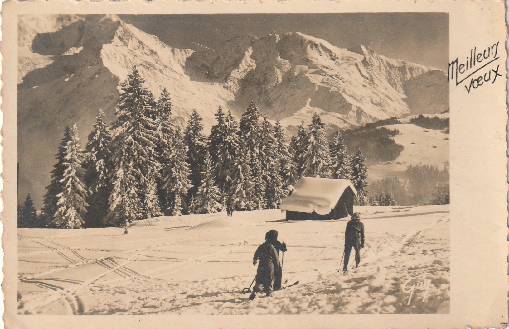 Photo cpsm petit format 74 CHAMONIX. Un chalet sous la Neige avec skieurs