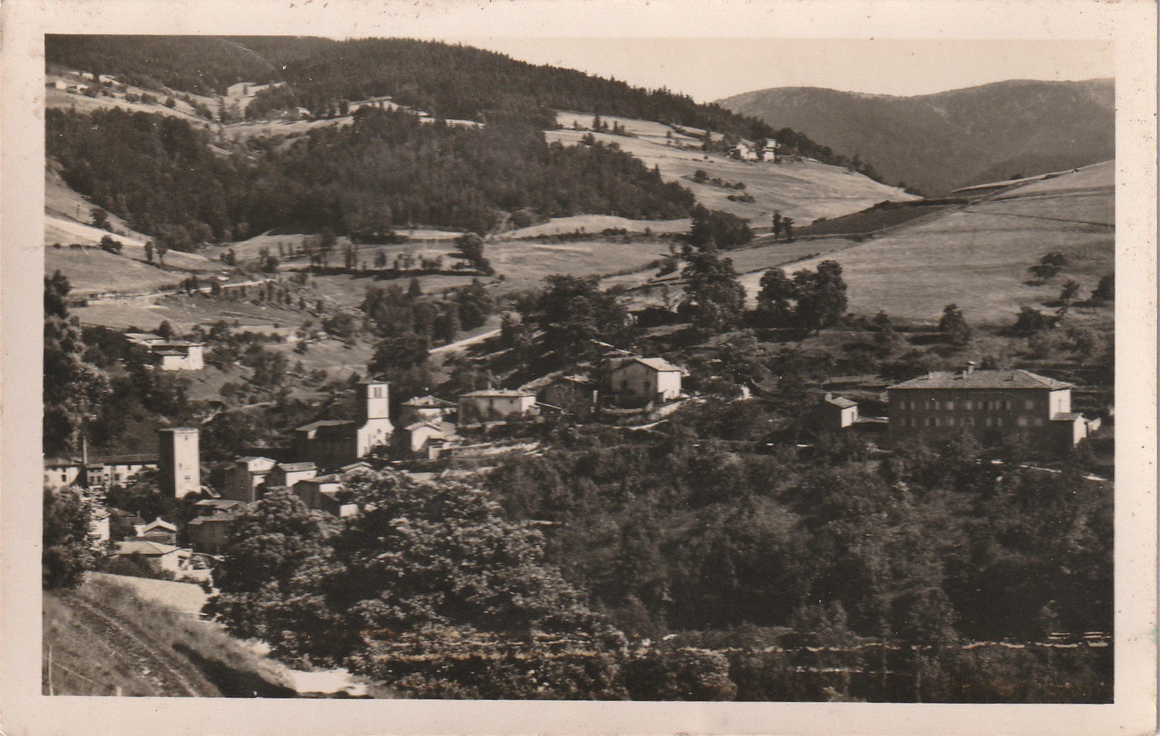 Photo cpsm petit format 42 DOIZIEU. vue générale sur le Village 1953