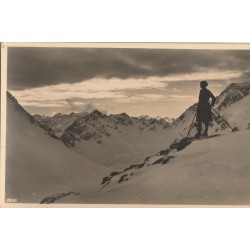 Photo cpsm petit format AUTICHE Bick auf Stubaier ut Ötztaler Alpen avec skieur