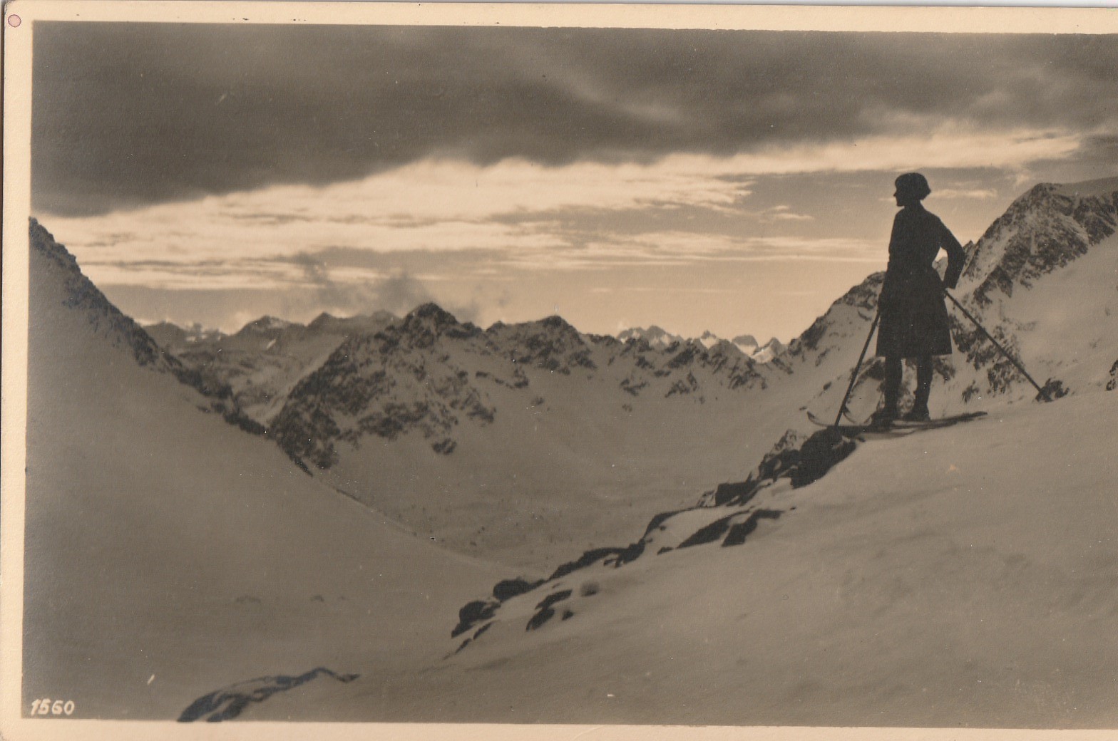 Photo cpsm petit format AUTICHE Bick auf Stubaier ut Ötztaler Alpen avec skieur