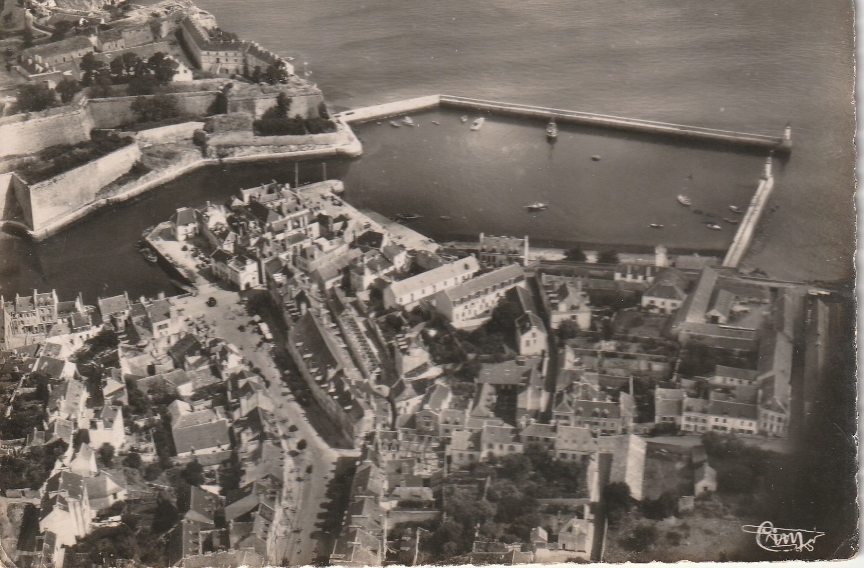 Photo cpsm grand format 56 LE PALAIS-BELLE-ILE. Centre et Fort 1953