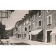 Photo Cpsm Cpm 01 DIVONNE LES BAINS. Hôtel de la Truite et Paris Rhône sur Grande Rue avec voiture traction avant 1951