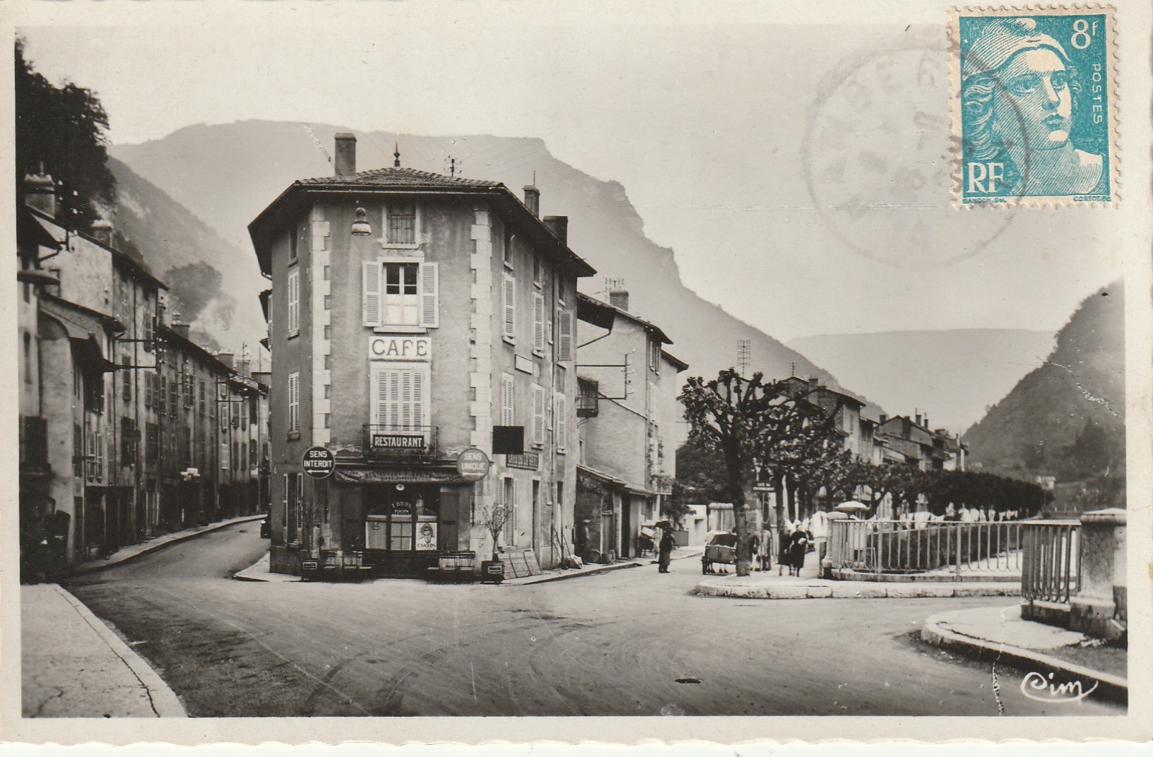 Photo Cpsm 01 SAINT-RAMBERT-EN-BUGEY. Grande Rue et Quai Lucien Franc Café Restaurant Davier 1949