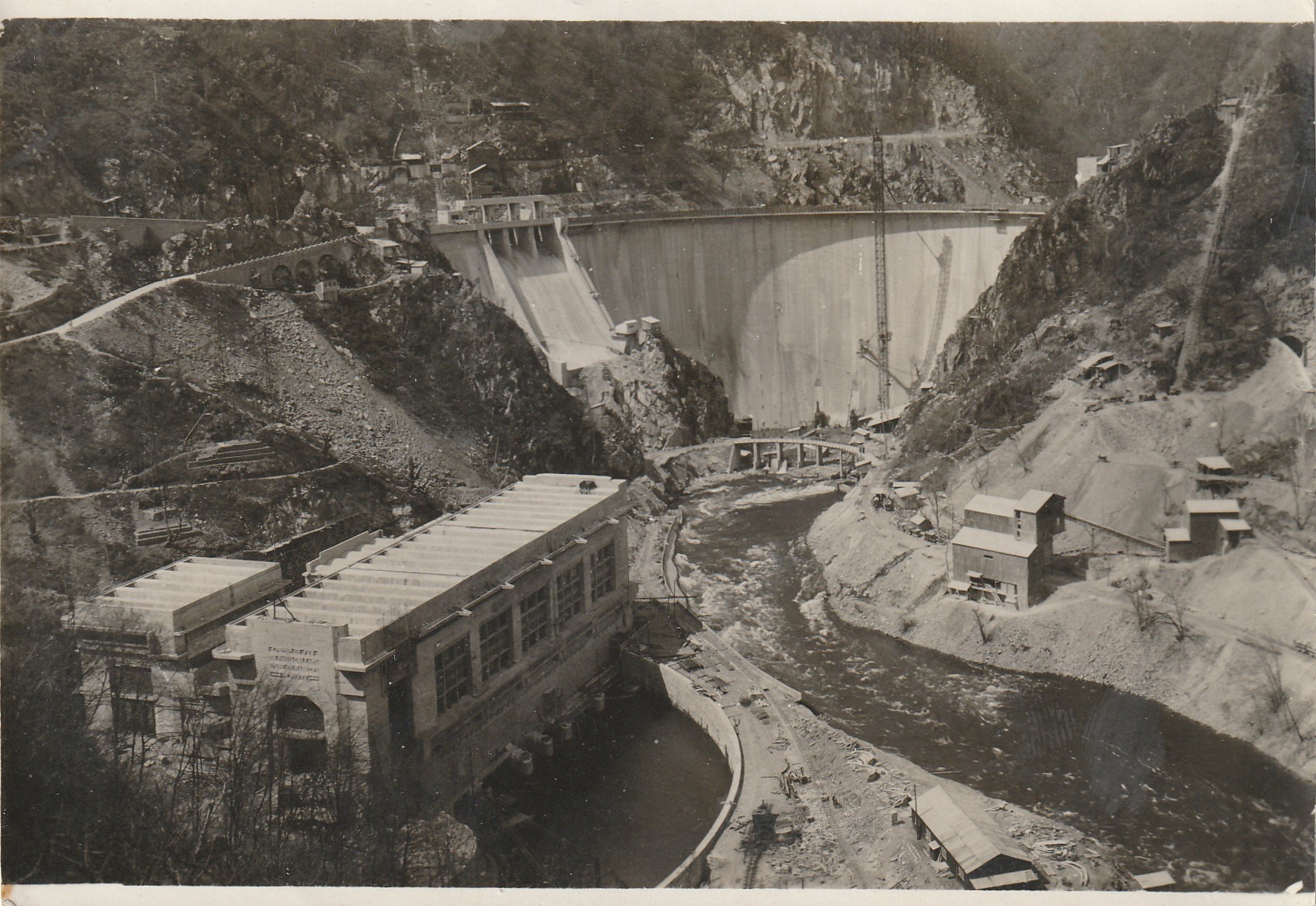 Photo format cpsm grand format 01 Barrage de GENISSIAT en Construction