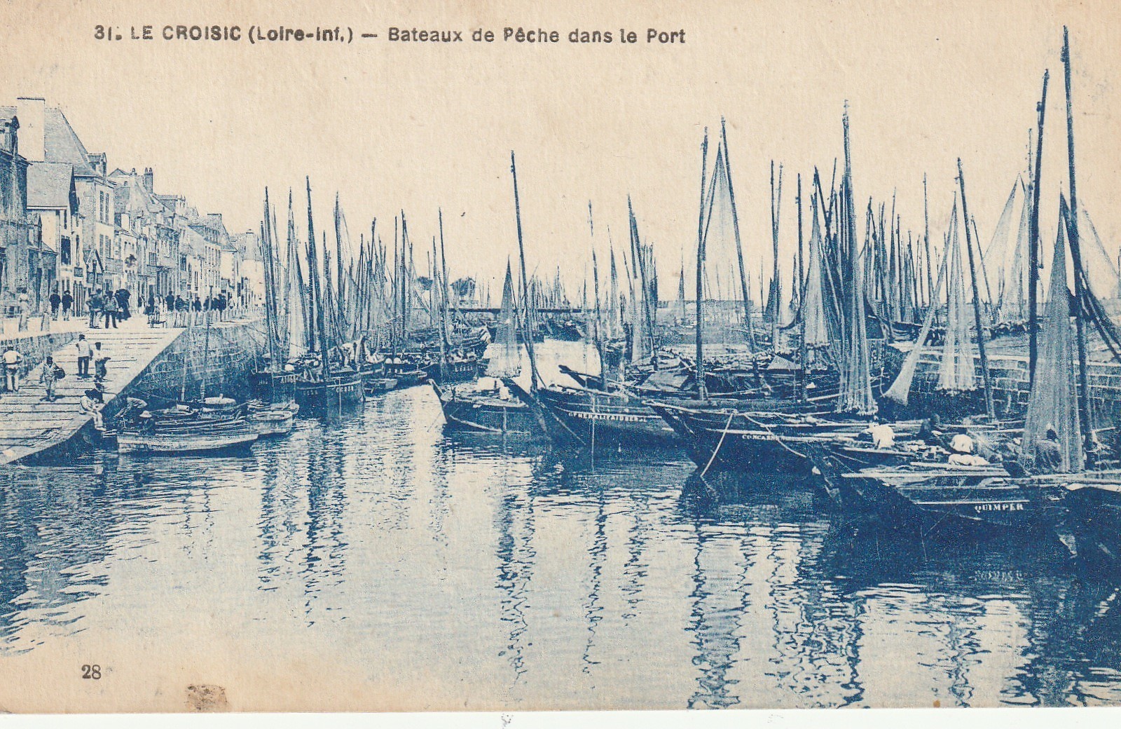 44 LE CROISIC. Bâteaux et Navires. Bateaux de Pêche dans le Port