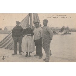 76 LE TREPORT. Type et Famille de Pêcheurs 1909