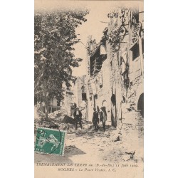 13 ROGNES. Place Vivaux après le Tremblement de Terre 1909