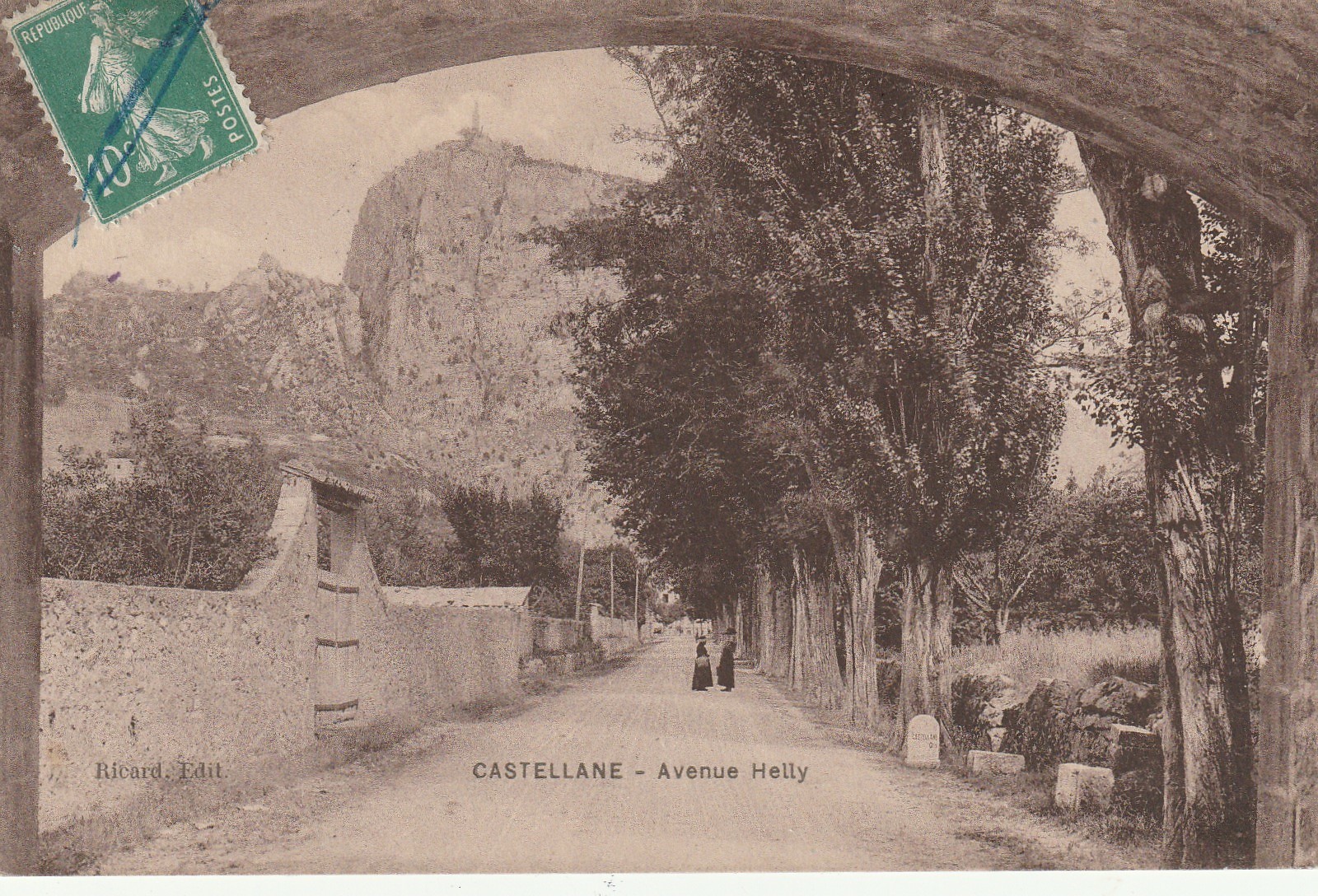 04 CASTELLANE. Avenue Helly 1922 animation