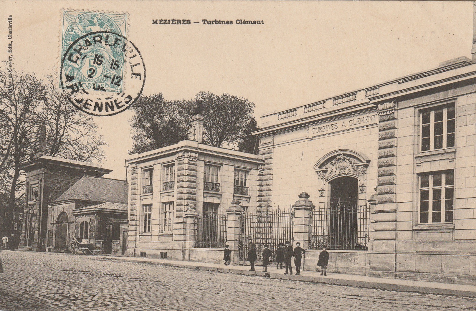 08 MEZIERES. Turbines Clément 1902 écoliers devant l'Usine