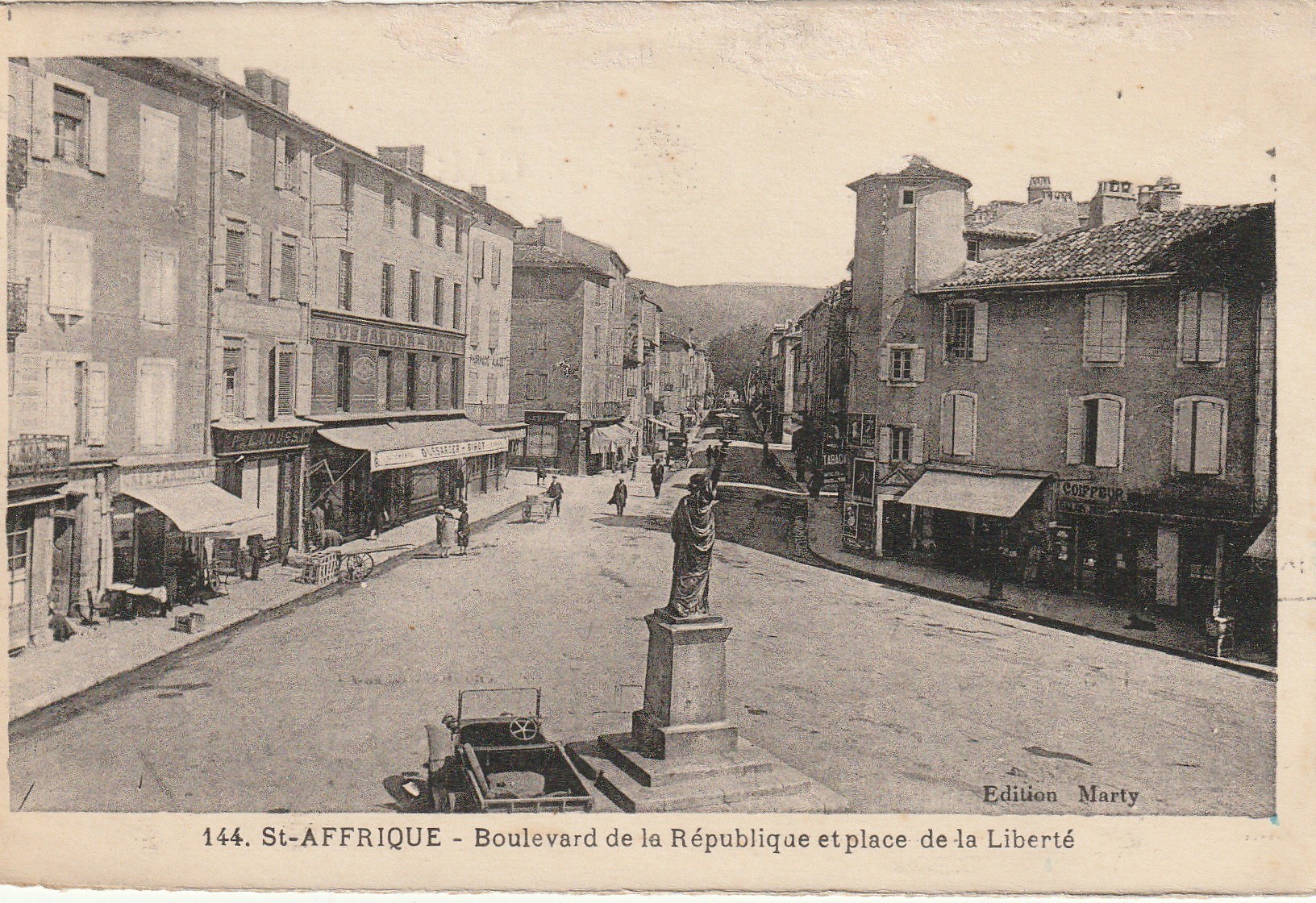 12 SAINT-AFFRIQUE. Boulevard de la République et Place de la Liberté 1928