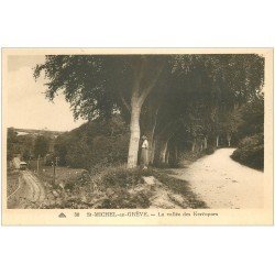 carte postale ancienne 22 SAINT-MICHEL-EN-GREVE. La Vallée de Kerropars. Femme et Train Tramway