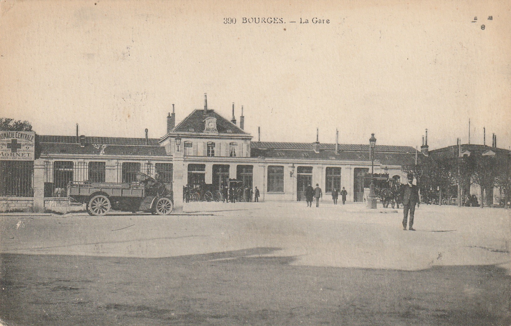 18 BOURGES. La Gare camionnette de la Fonderie de Canons