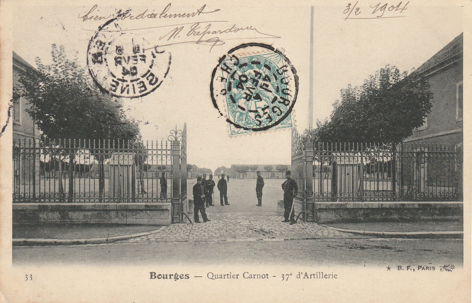 18 BOURGES. Quartier Carnot le 37° d'Artillerie 1904 Militaires