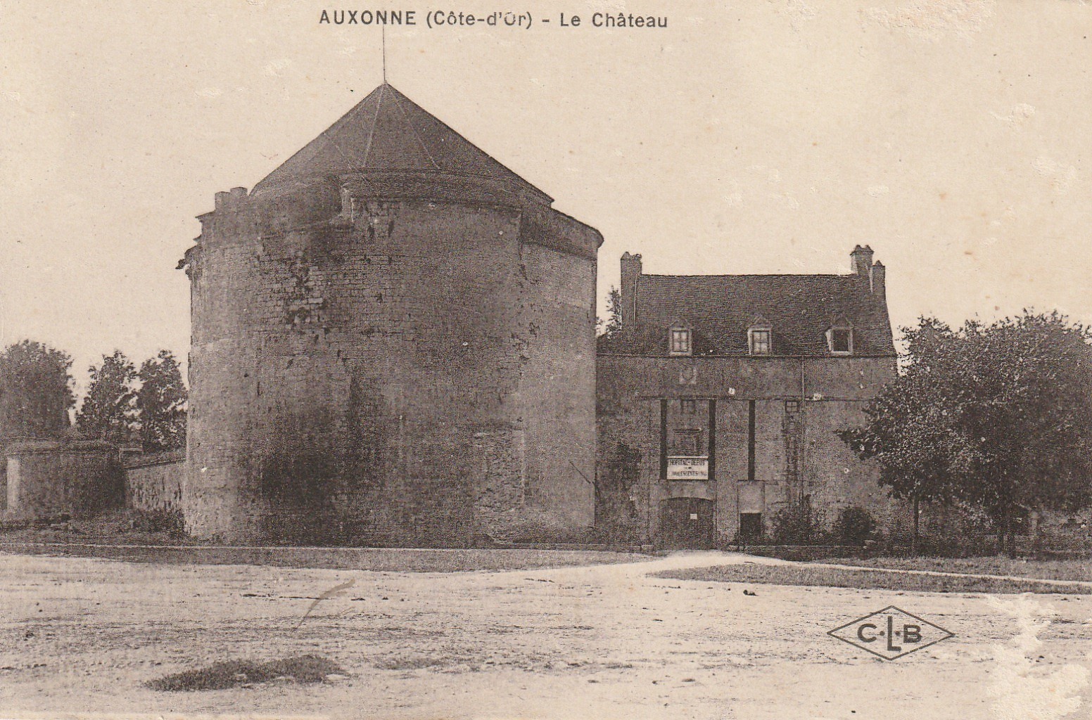 21 AUXONNE. Le Château Pigeonnier 1920