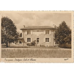 Cpsm grand format 24 PRESSIGNAC. Ecole et Mairie. Tampon Colonie de Vacances des Ecoles du Canton de RICHELIEU
