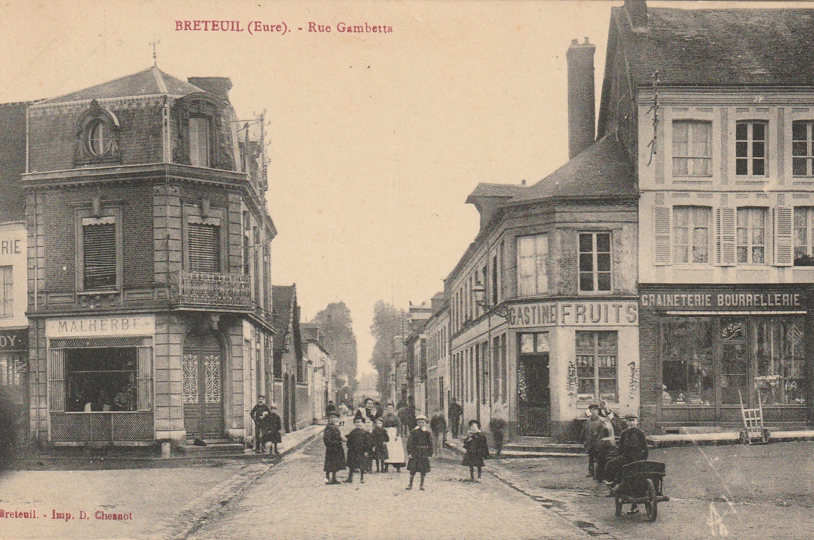 27 BRETEUIL. Rue Gambetta Fruits Gastine Graineterie et Boucherie Malherbe