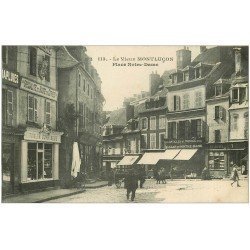 carte postale ancienne 03 MONTLUCON. Place Notre-Dame. Turlin Confiseur et Bazar