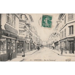 27 LOUVIERS. Rue du Neubourg Coiffeur Tabac Café
