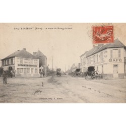 27 THUIT-HEBERT. Route de Bourg Achard 1922 Hôtel Café Chauvin attelages et diligence