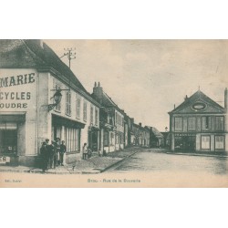 28 BROU. Rue de la Bouverie.1932 Commerces Cycles et machines à coudre puis Pharmacie