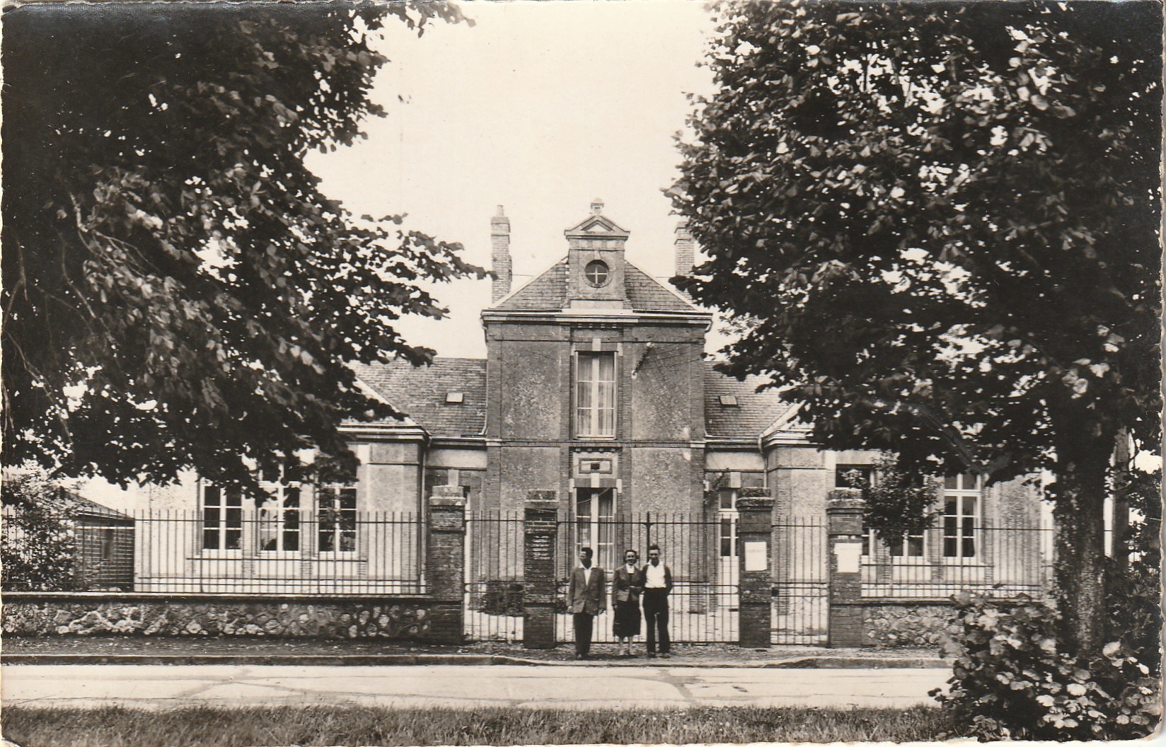 Photo Cpsm 28 SANTILLY. Mairie et Ecoles animation 1962