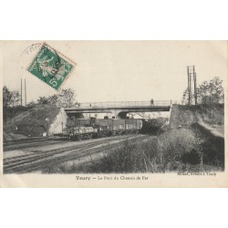 28 TOURY. Train sous le Pont du Chemin de Fer 1913