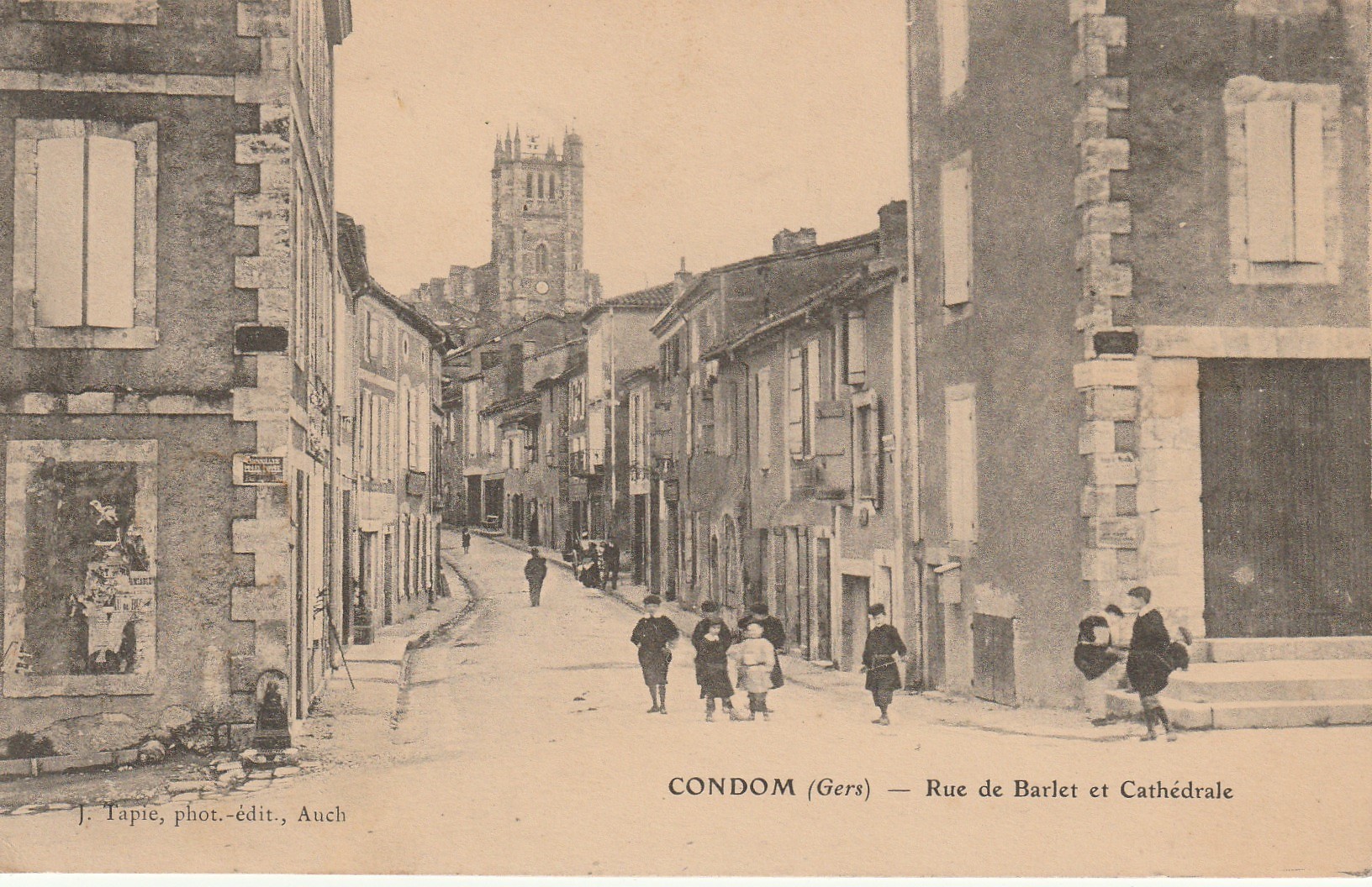 32 CONDOM. Rue de Barlet et Cathédrale 1905