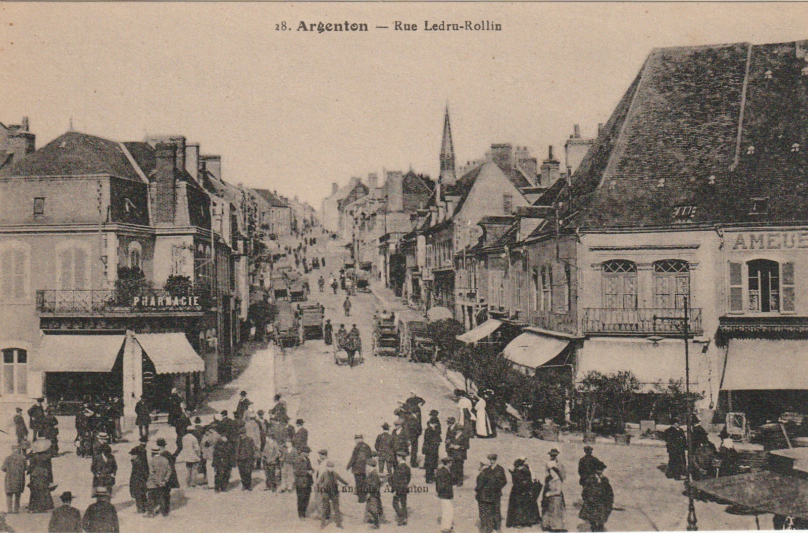 36 ARGENTON. Pharmacie rue Ledru Rollin