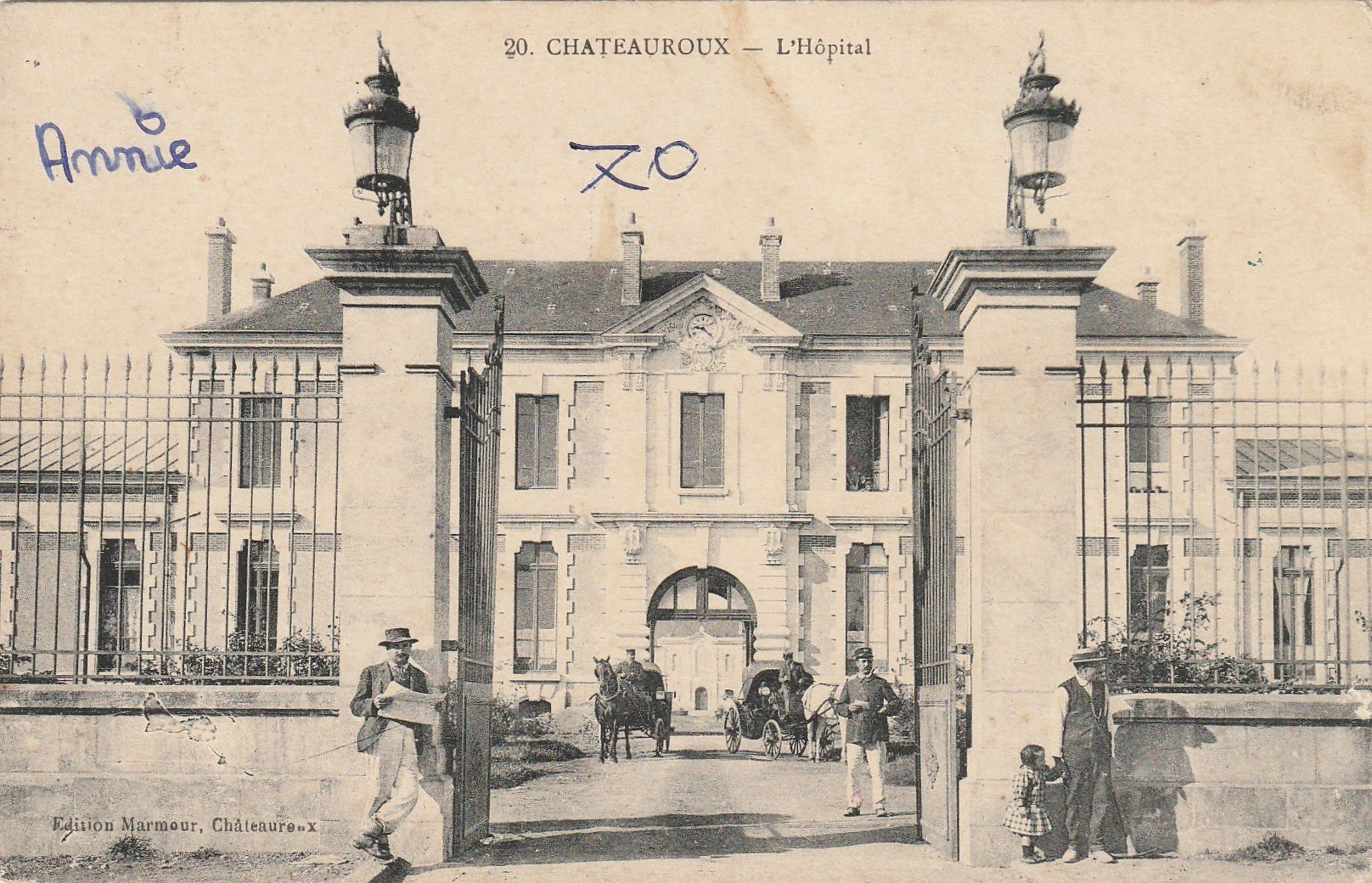 36 CHATEAUROUX. Le Facteur à la Grille de l'Hôpital