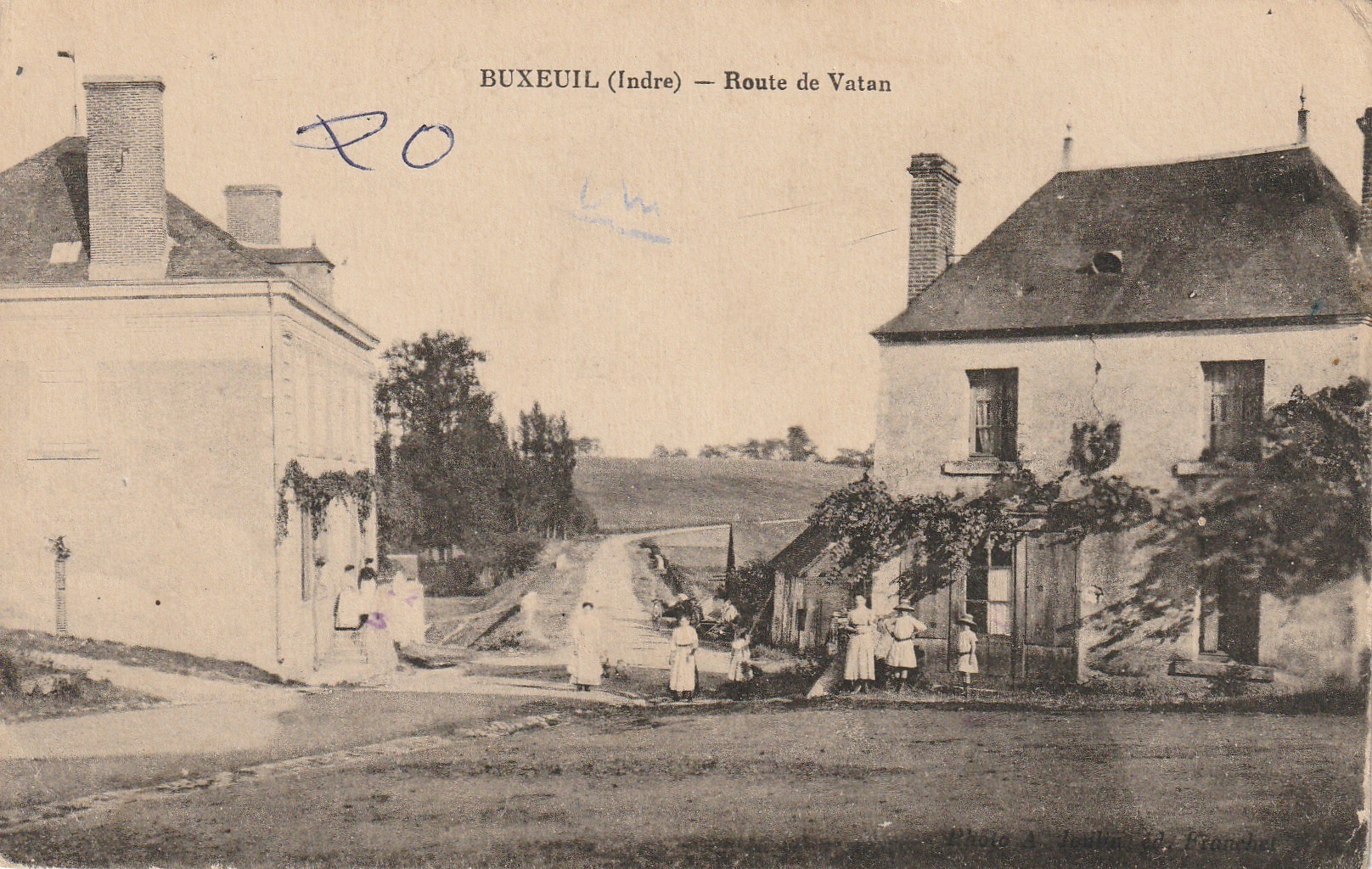 36 BUXEUIL. Route de Vatan écrite qu'en 1942