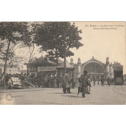 37 TOURS. Foire aux machines Boulevard Heurteloup