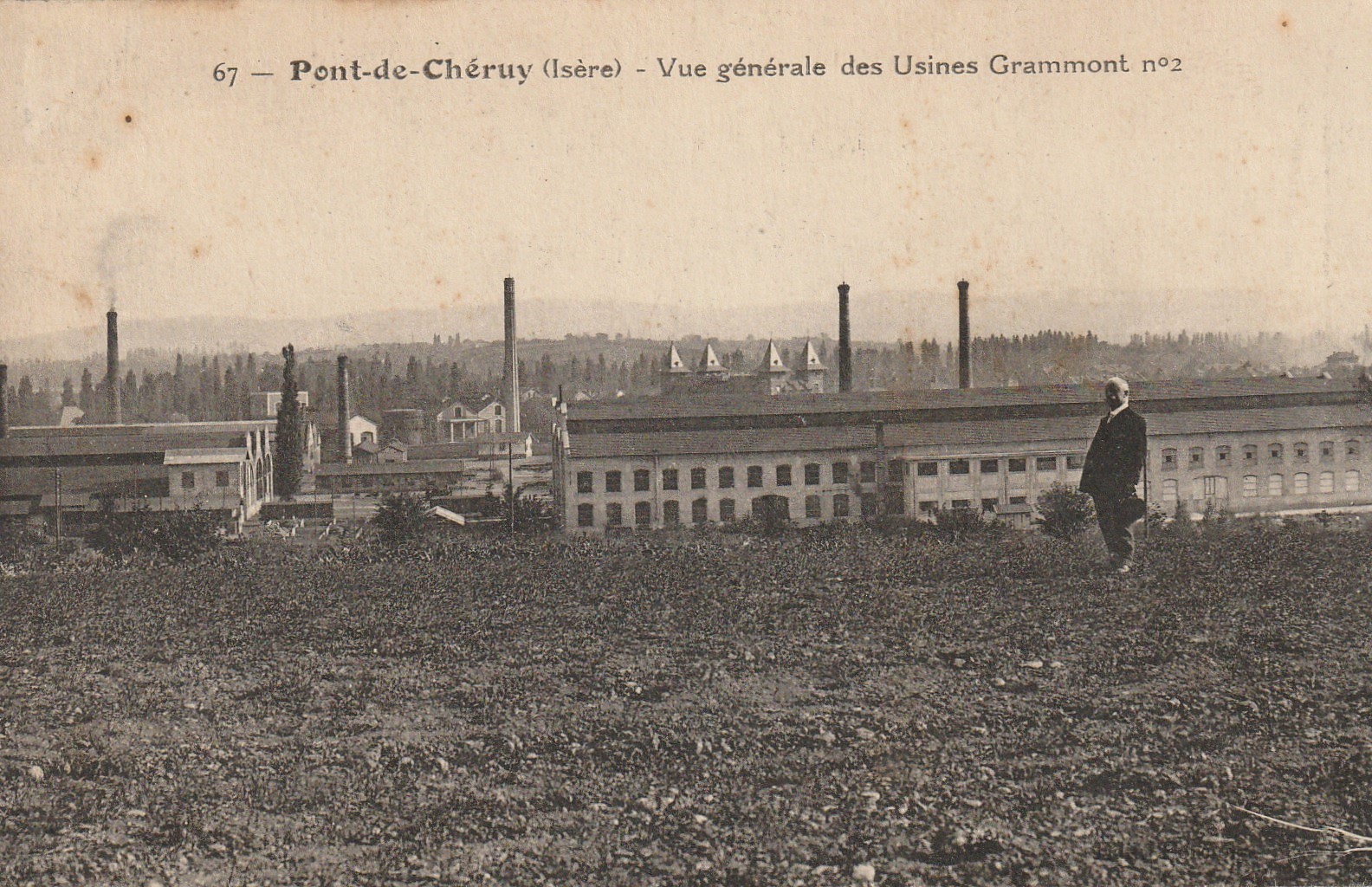 38 PONT-DE-CHERUY. Les Usines Grammont avec personnage