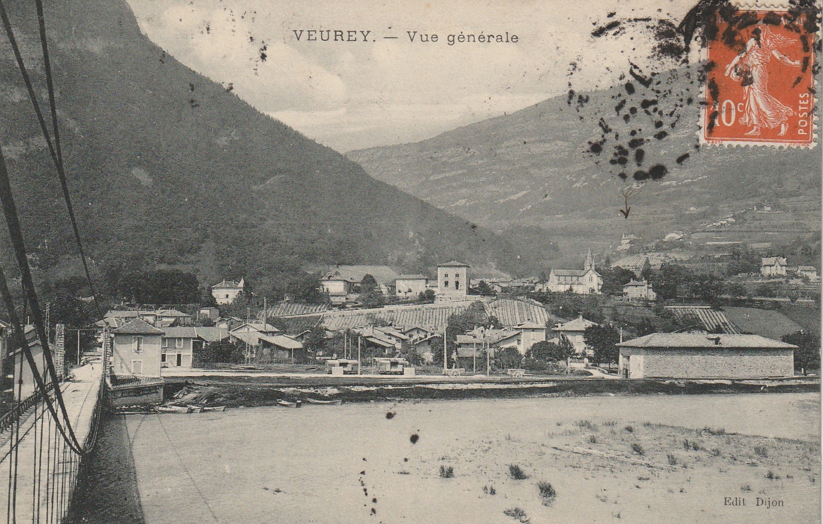 38 VEUREY. Vue sur le Pont du Village vers 1911