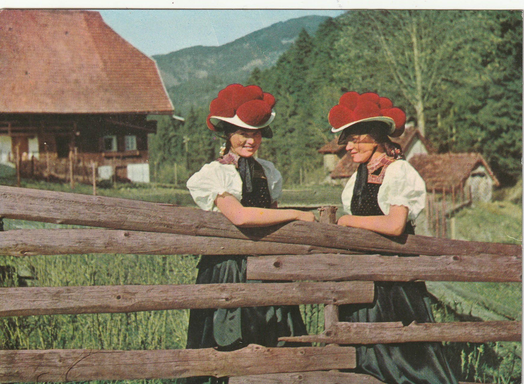 2 photo cpsm grand format SCHWARZWALD Gutacher Trachten