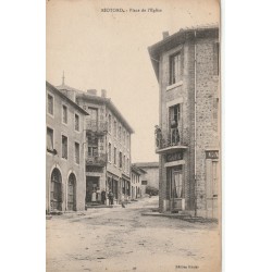 43 RIOTORD. Café et Epicerie Place de l'Eglise vers 1925