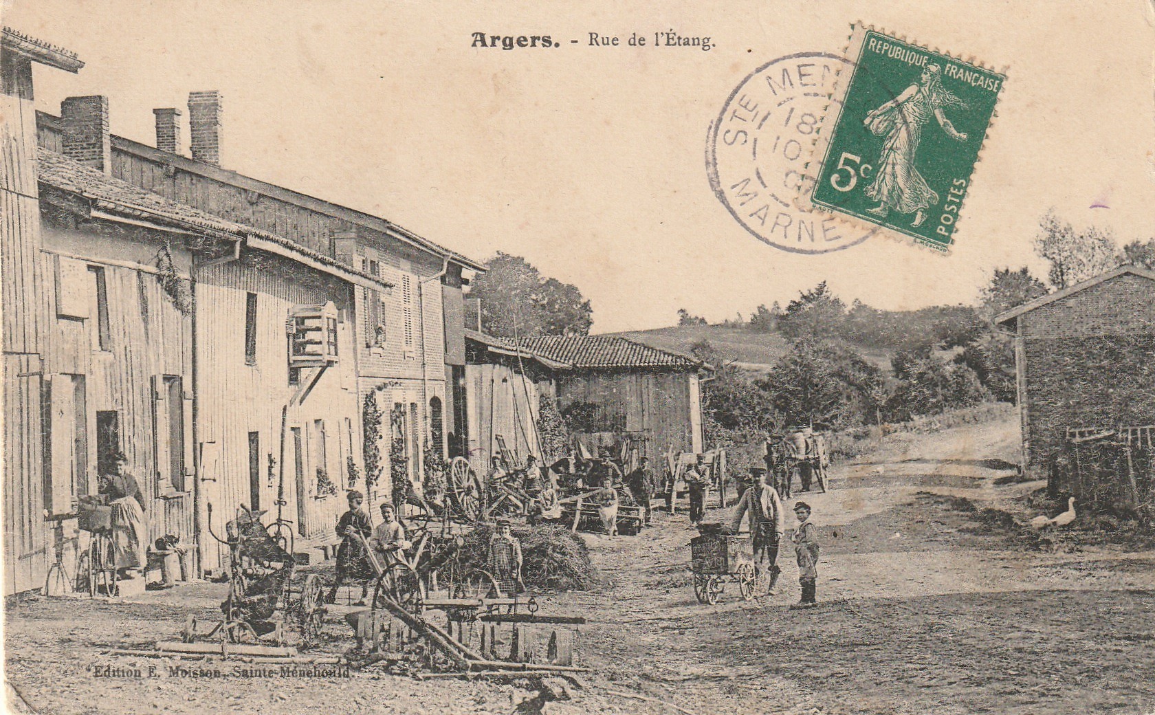 51 ARGERS. Vendeur ambulant avec tricycle Rue de l'Etang 1907