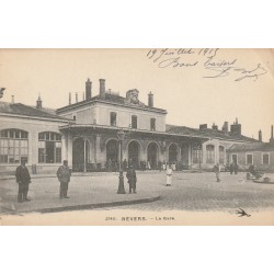 58 NEVERS. La Gare 1915 belle animation