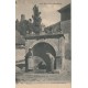 65 ESQUIEZE. Animation à la Fontaine et Vieux Château Sainte Marie vers 1900