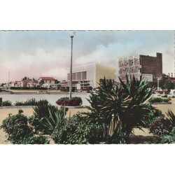 Photo Cpsm petit format 66 CANET PLAGE. Le Rond Point 1957 pour Aulnay sous Bois