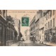 69 LYON LES CHARPENNES. Nettoyeur de réverbères sur la Grande Rue 1908