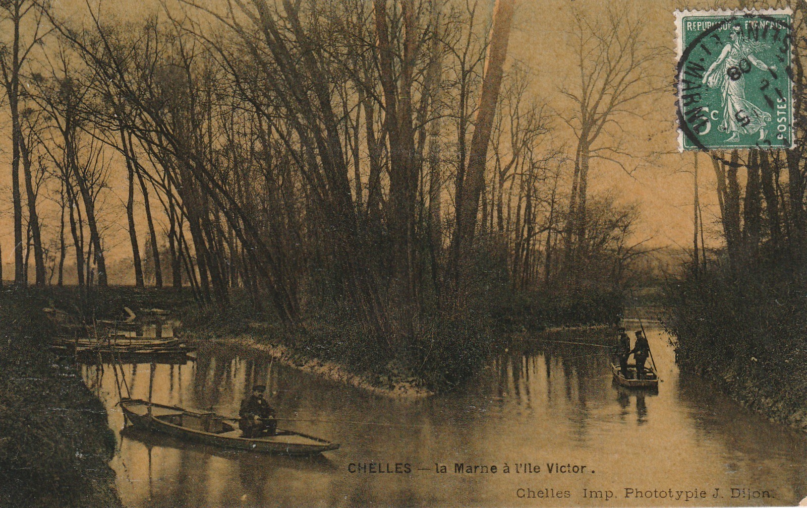77 CHELLES GOURNAY. Pêcheurs en barques sur la Marne à l'Ile Victor 1908